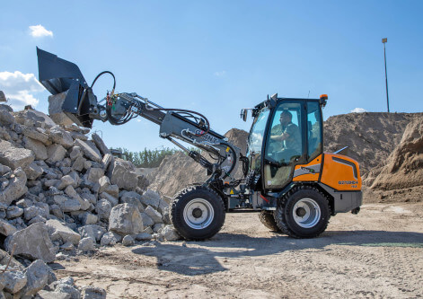 g2700telehd giant 4in1bucket[3]